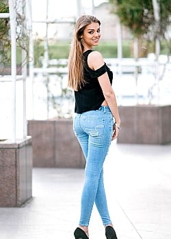 Lena Milani